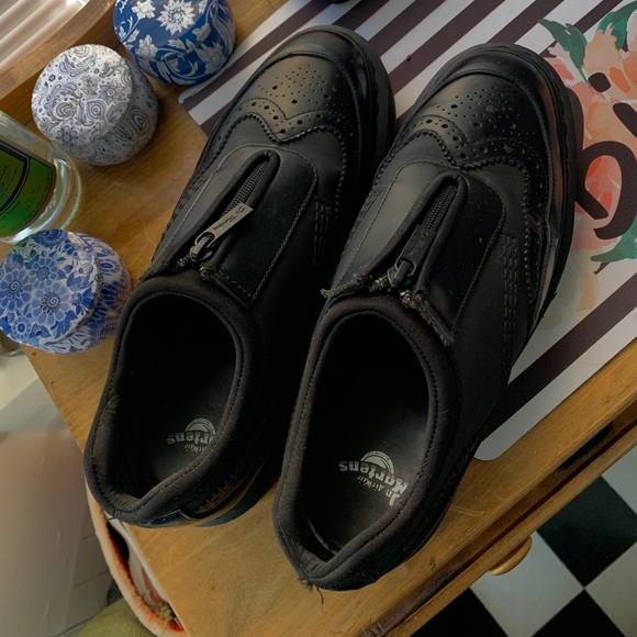 Dr Martens Zip-up brogues - Picture 2 of 4